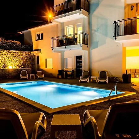 Vakantiehuis Two Angels With Swimming Pool, - Opatija *