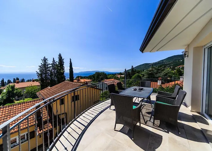 Two Angels With Swimming Pool, - Opatija Casa vacanze Ika