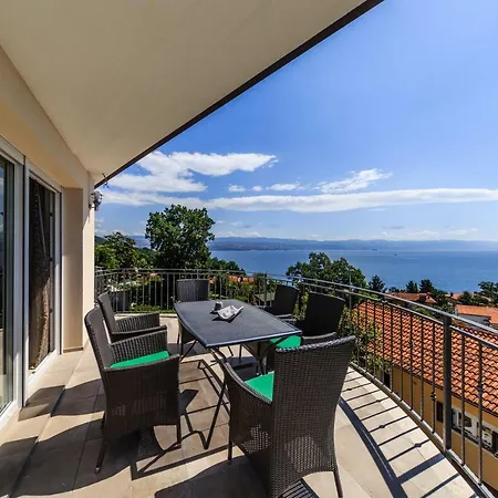 Dom wakacyjny Two Angels With Swimming Pool, - Opatija Ika